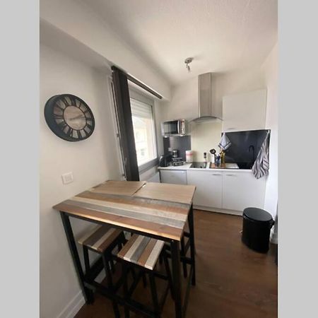 Le 13 Du Temple - Plein Coeur Centre Ville, Residence Privee, 5Mn Gare Sncf, Wifi Et Netflix Niort Bagian luar foto